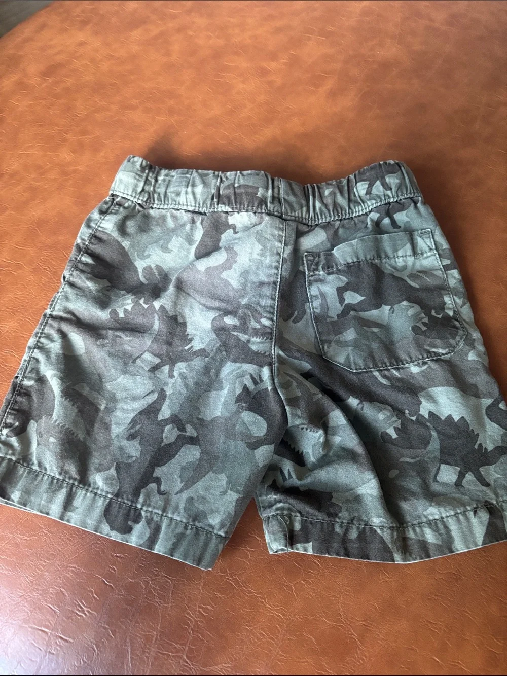 Carter’s Boys Camo Shorts Size 2T